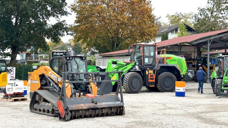 Baumaschinen von Case und LiuGong bei der EDER Kirchweih Ausstellung in Tuntenhausen 2026