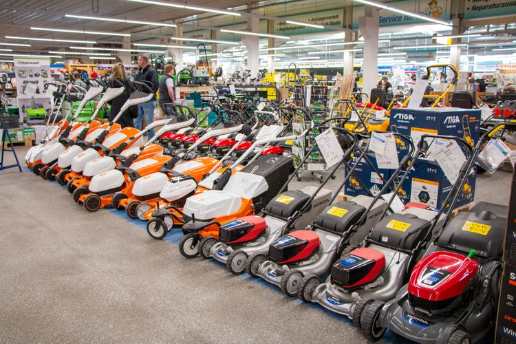 Rasenmäher Vielfalt im EDER Profi-Baumarkt bei der Josefi-Ausstellung 2026 in Tuntenhausen