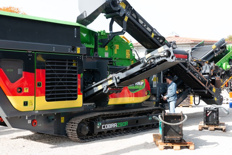 Bild eines Brechers Terex EvoQuip bei der Kirchweihausstellung 2025 in Tuntenhausen.