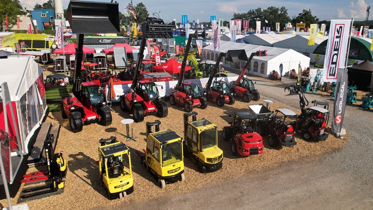 EDER Stapler auf der Karpfamm Messe mit Hyster und Manitou geräten