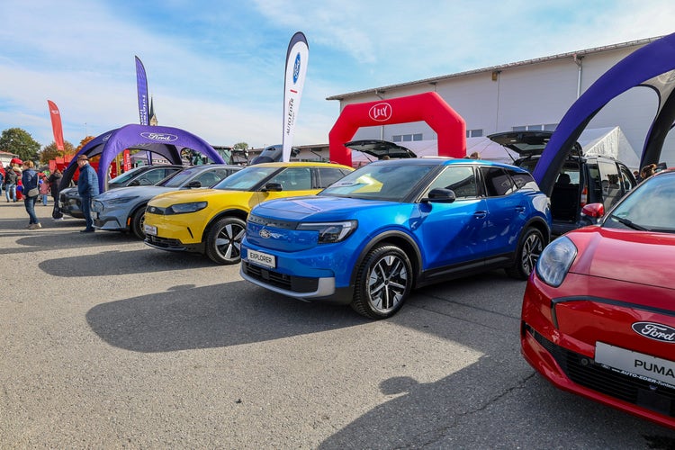 Autoschau von Auto Eder bei der Kirchweihausstellung 2025 in Tuntenhausen.