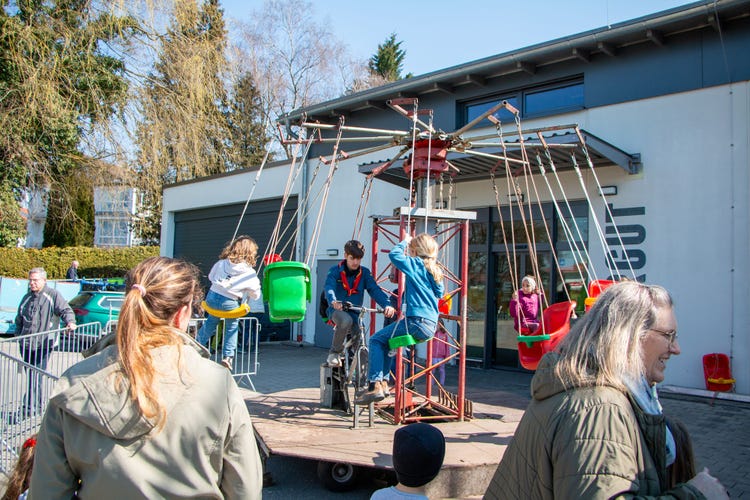 Lustiges Tretkarussell bei der Josefi-Ausstellung 2026 in Tuntenhausen