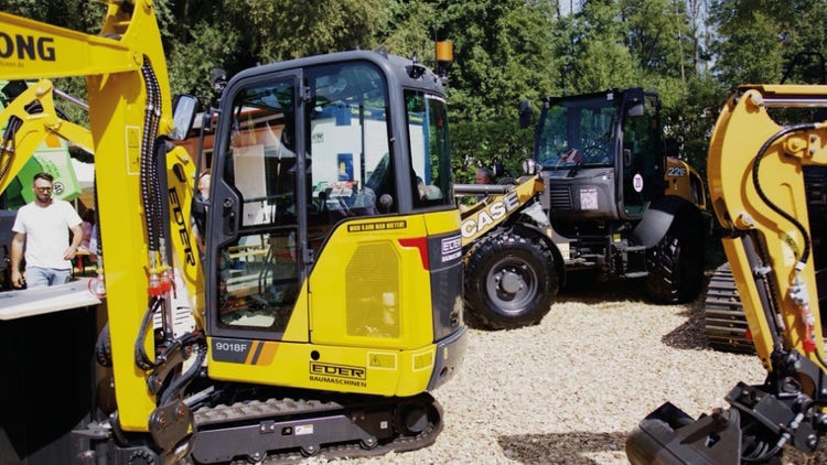 Baumaschienen Stand auf der Karpfhammer Messe