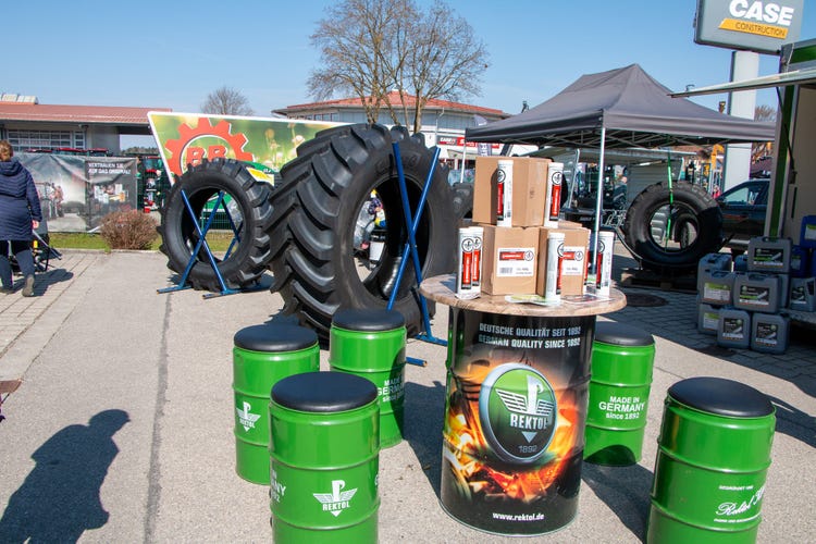 Reifen in allen Größen bei der Josefi-Ausstellung 2026 in Tuntenhausen