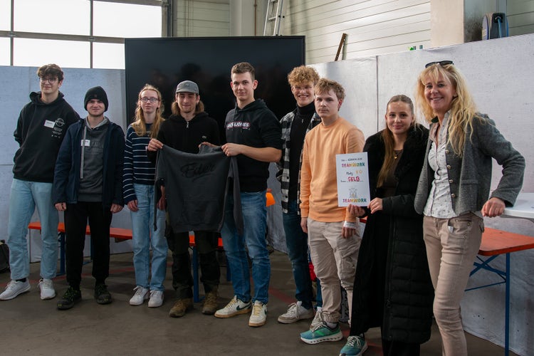 Siegergruppenbild am Azubitag mit Angela EDER