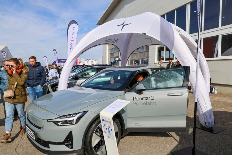 Polestar 2 von Auto Eder bei der Kirchweihausstellung 2025 in Tuntenhausen.