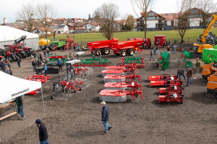 Anbaugeräte bei der Josefi-Ausstellung 2025 in Tuntenhausen
