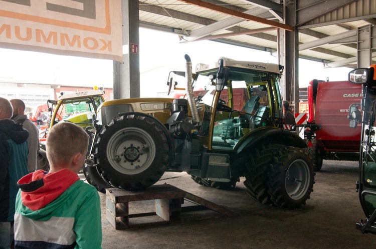 Traktor für Kommunaltechnik bei der Josefi-Ausstellung 2025 in Tuntenhausen