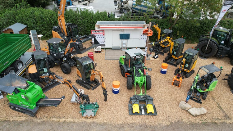 Drohnenaufnahme des Messestandes von EDER Baumaschinen auf der Rottalschau