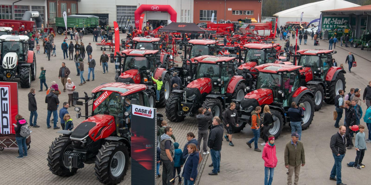 Case Traktor Fuhrpark auf der EDER Kirchweihausstellung